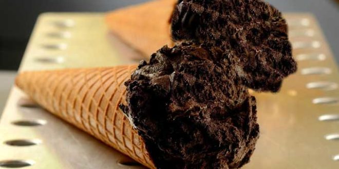 Dia do Cacau: mestre sorveteiro Francisco Santana ensina receita de sorbet 70% cacau fit