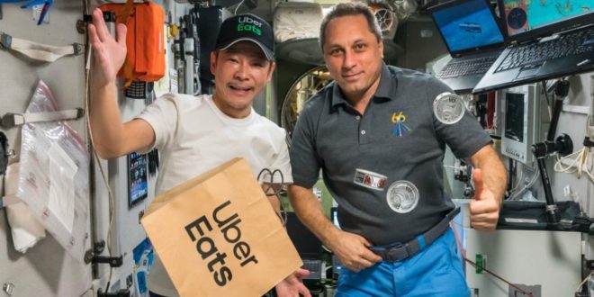 Uber Eats faz entrega de comida no espaço