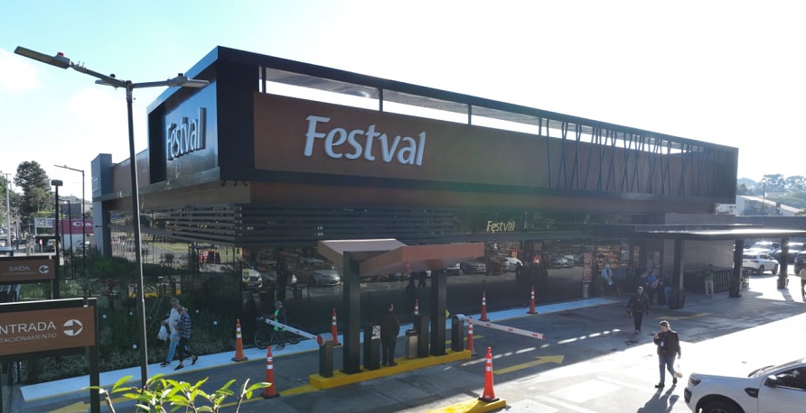 Festval reinaugura loja Arthur Bernardes após ampla modernização da unidade