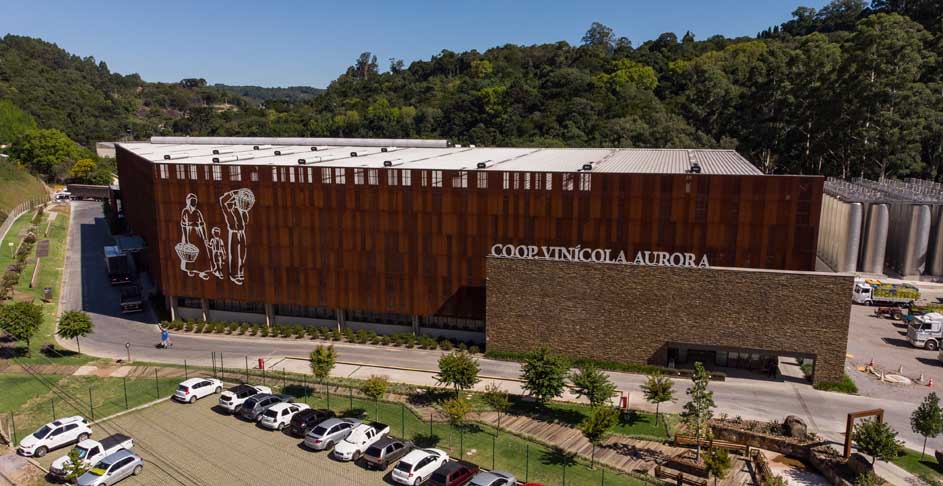 Tetra Pak apoia a Vinícola Aurora com soluções e serviços que aumentam eficiência operacional